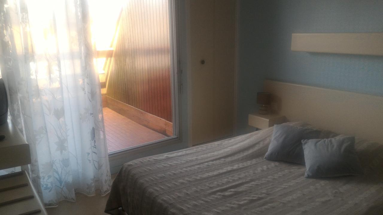L'Arvor Hotel Guer Bagian luar foto